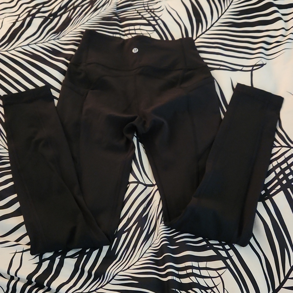 LULULEMON ALL THE RIGHT PLACES - Picture 3 of 7